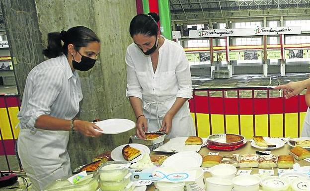 Imagen. Preparación de las muestras numeradas para la cata ciega.