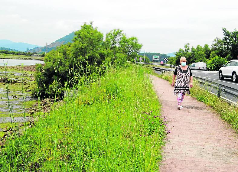 Ya existe un tramo peatonal que va solo de Santoña hasta El Gromo.