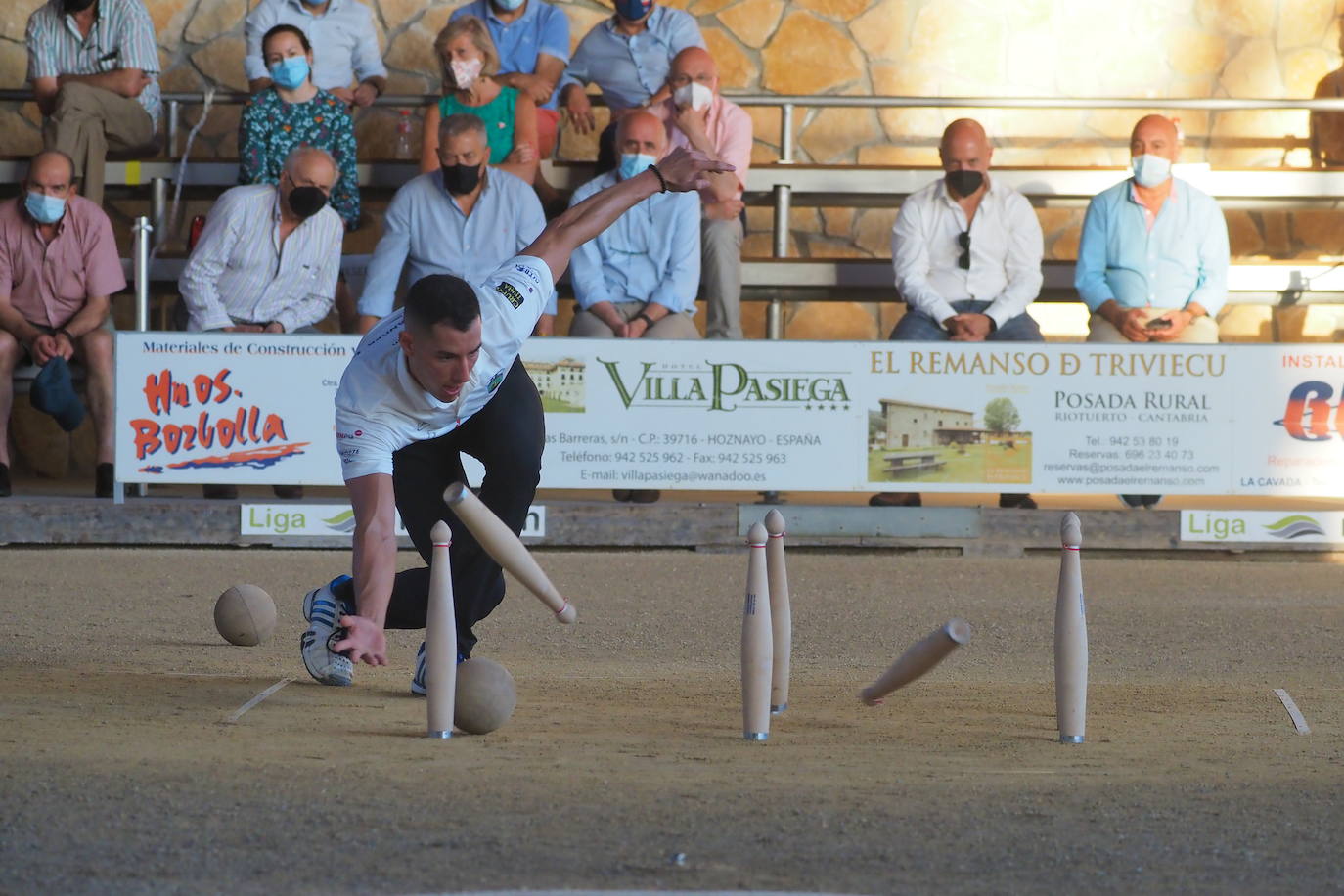 Fotos: Las mejores imágenes del Campeonato Regional de Primera de Bolos