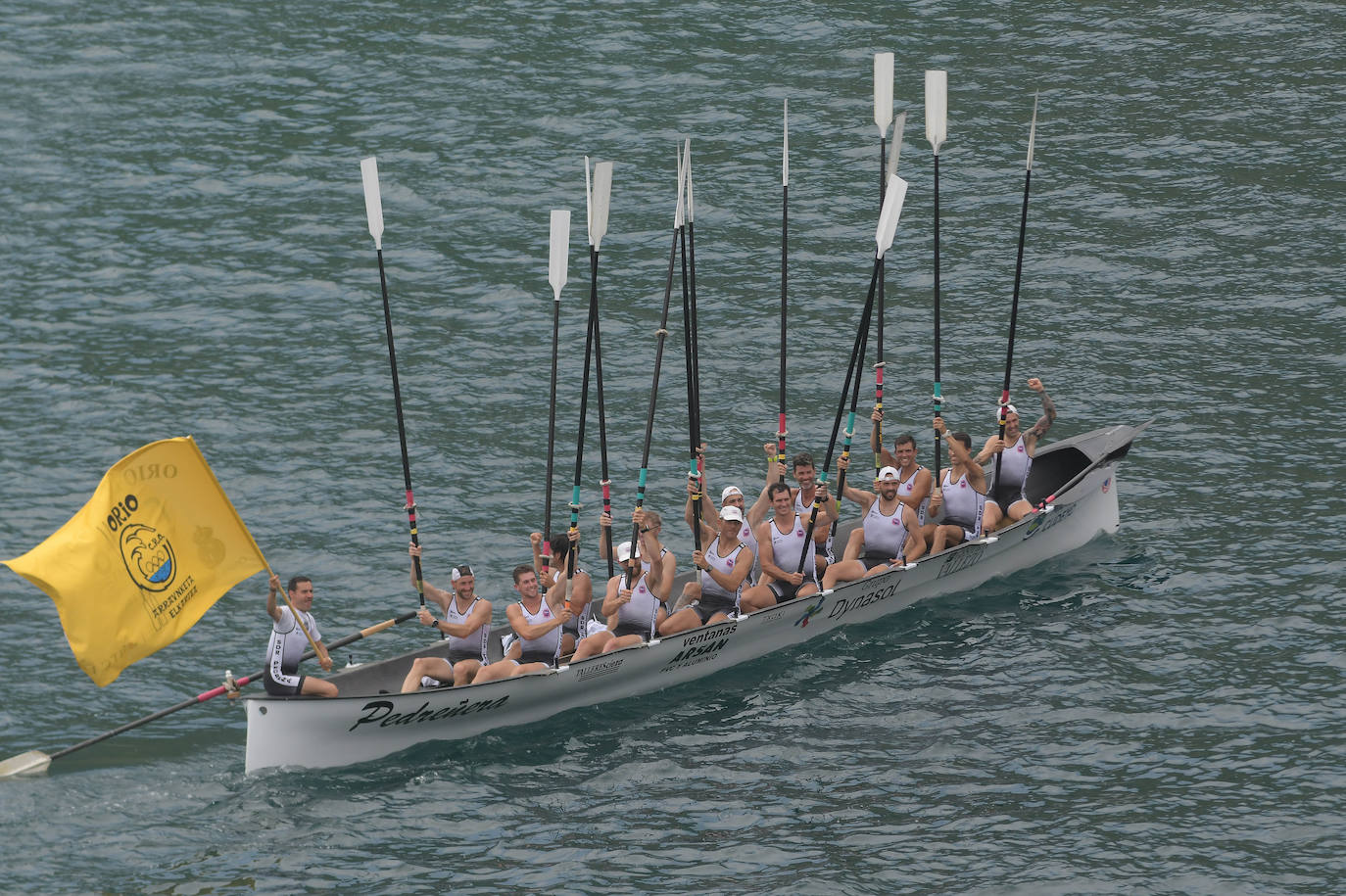 Fotos: Pedreña vence en la regata de Orio