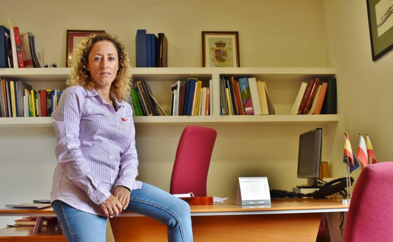 Verónica Mantecón en su despacho de Alcaldía.