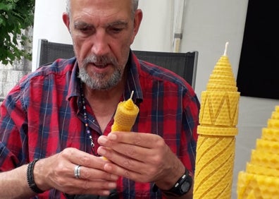 Imagen secundaria 1 - Las demostraciones se vuelven espectáculo para el público.