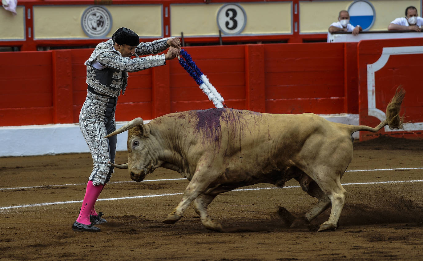 Fotos: Tres orejas y gran tarde de Emilio de Justo y Ginés Martín