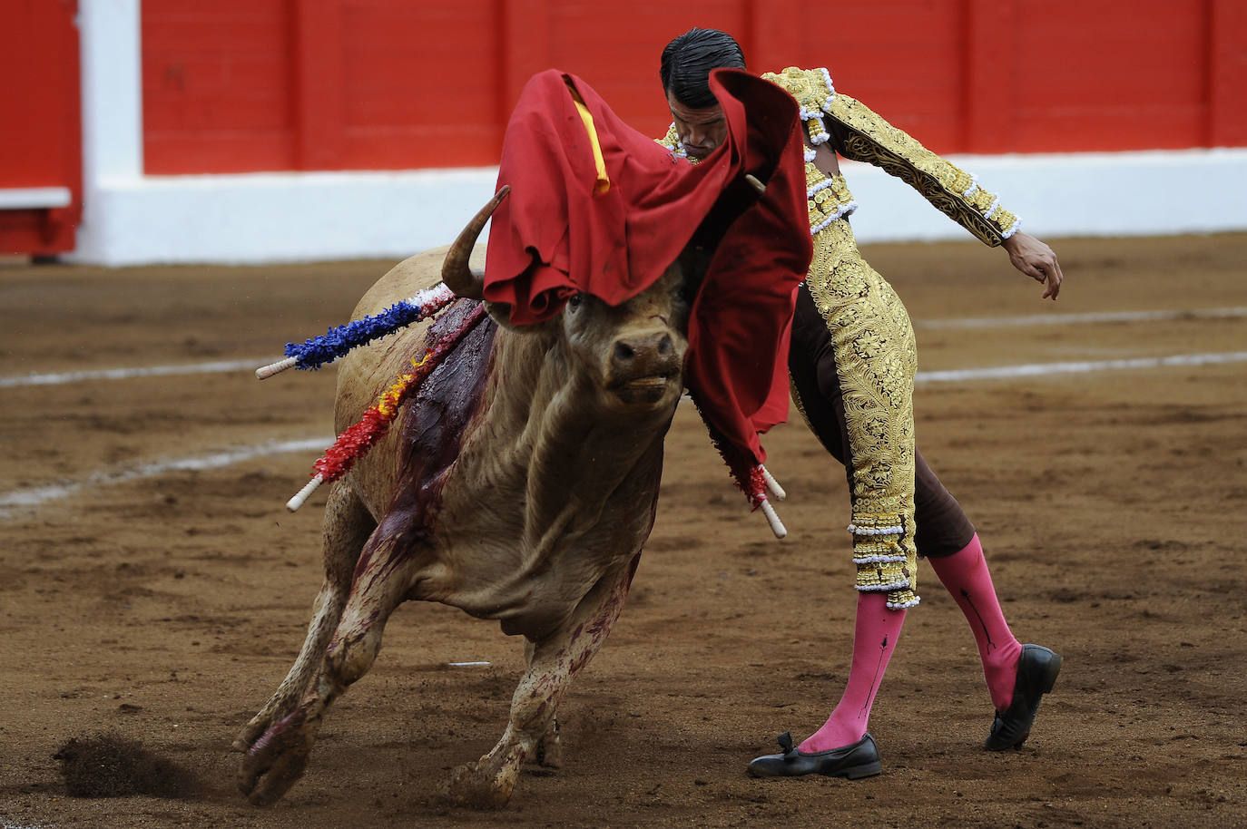 Fotos: Tres orejas y gran tarde de Emilio de Justo y Ginés Martín