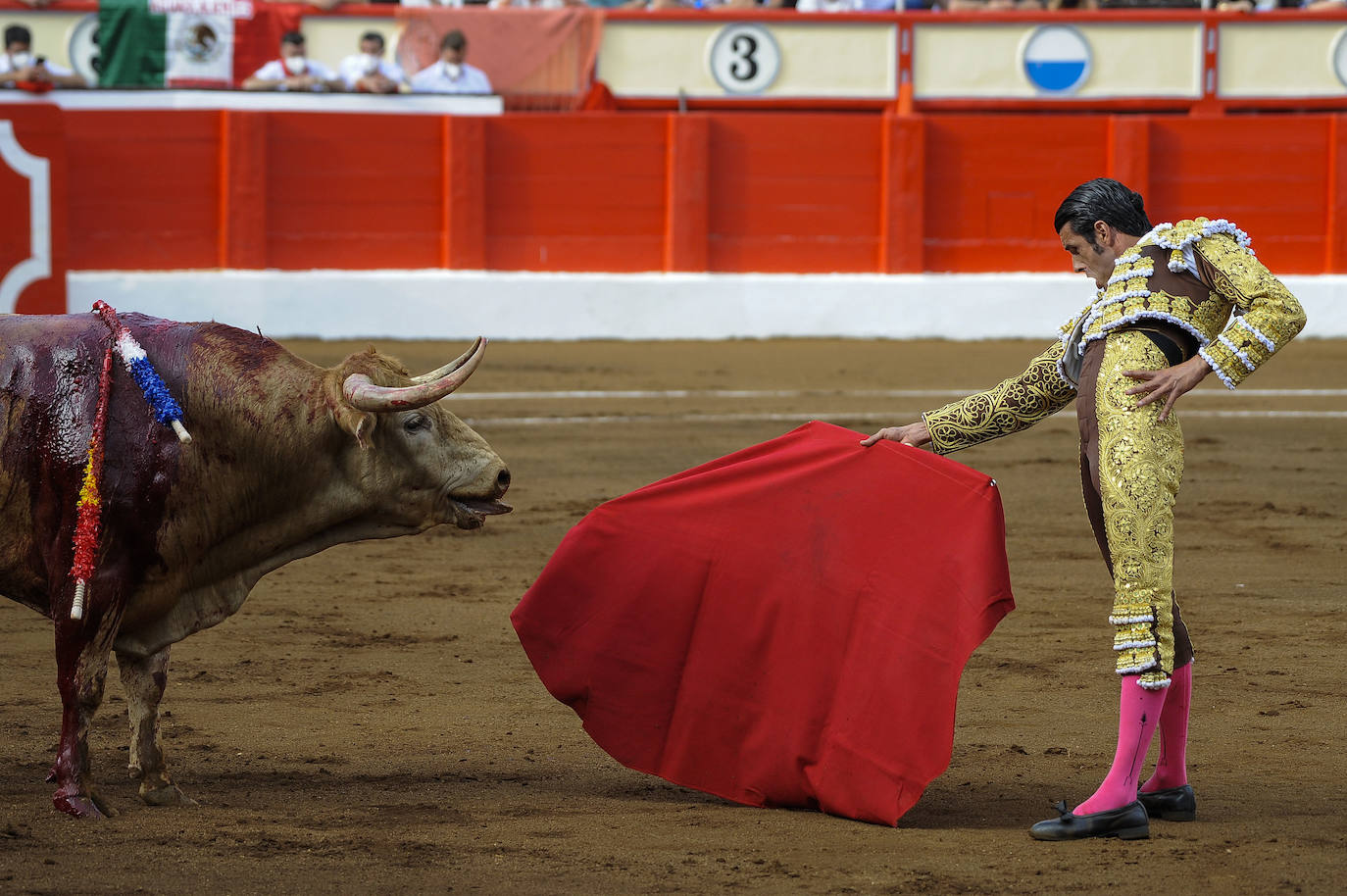 Fotos: Tres orejas y gran tarde de Emilio de Justo y Ginés Martín