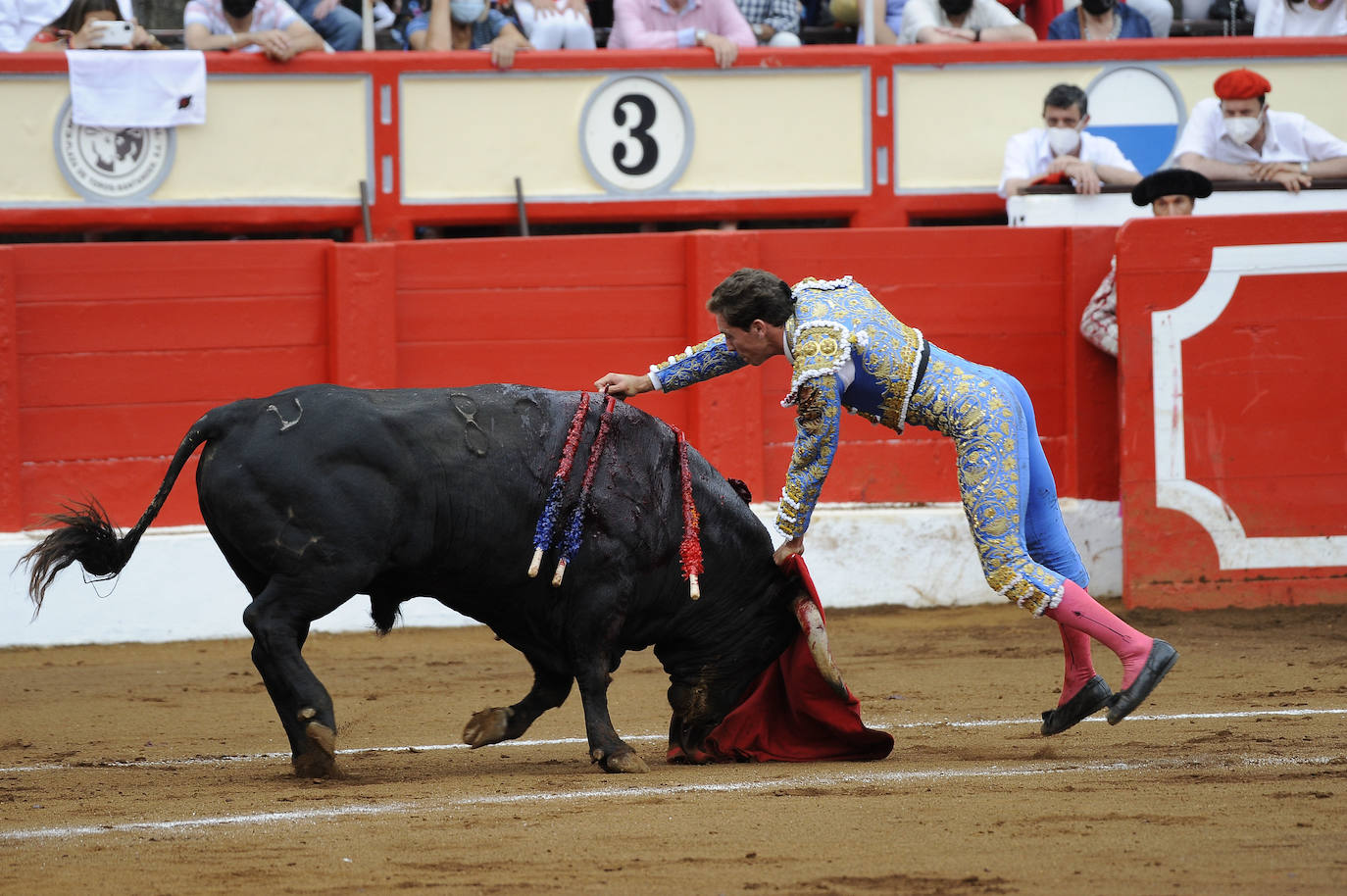 Fotos: Tres orejas y gran tarde de Emilio de Justo y Ginés Martín