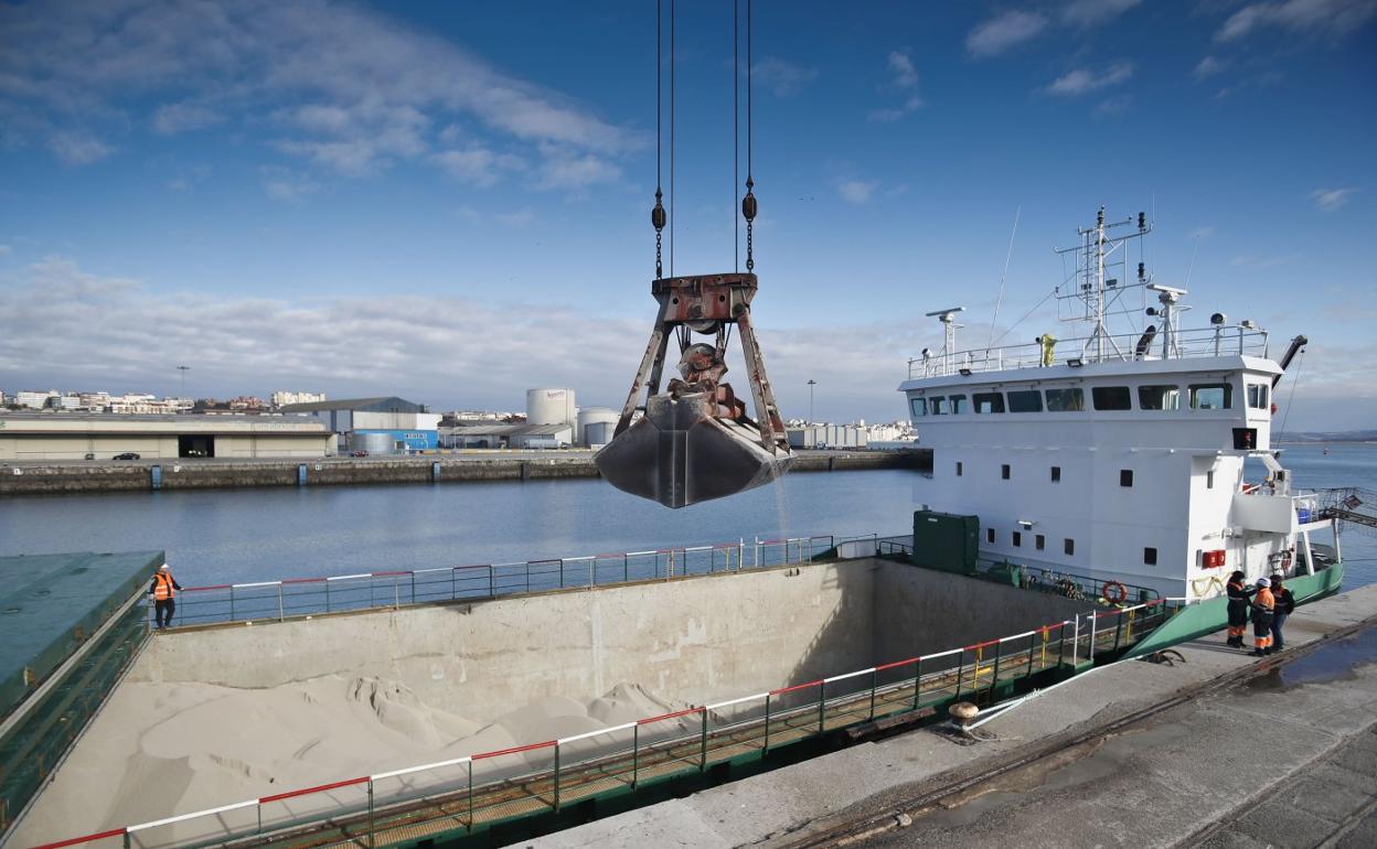 Santander ha sido históricamente el principal puerto de salida para Castilla y esta nuevo oportunidad puede afianzarlo más.