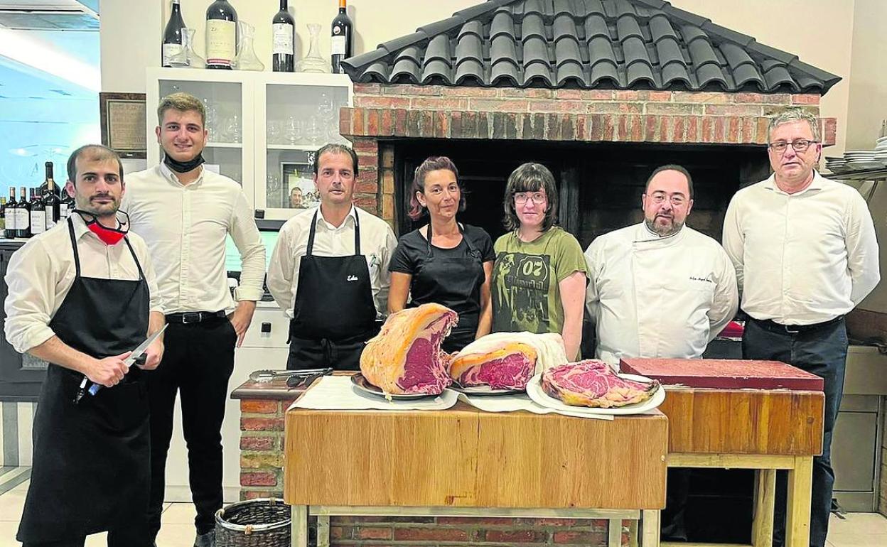 Jonathan, Álvaro, Eduardo, Yolanda, Cristina, Felipe y José María. 