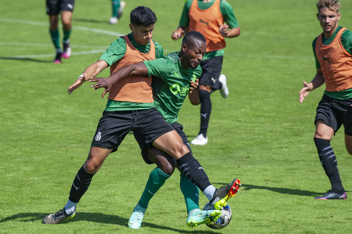 Fotos: El Rayo Cantabria gana al Racing