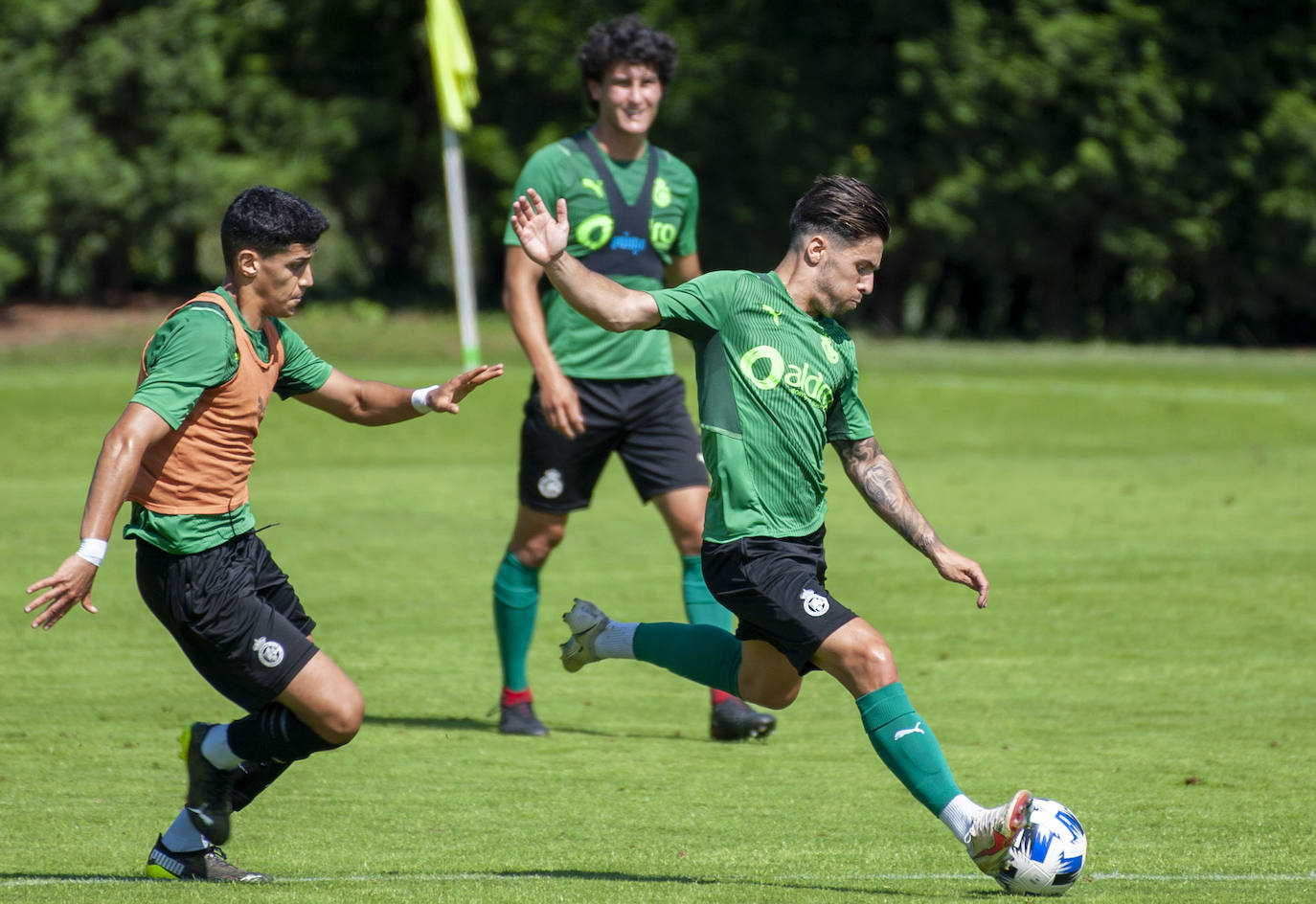 Fotos: El Rayo Cantabria gana al Racing