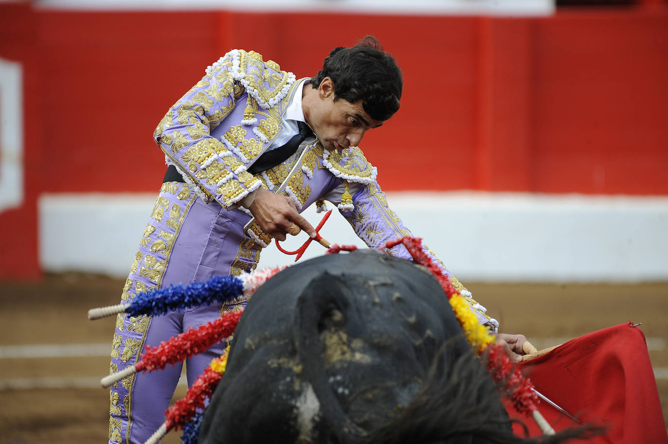 Miguel Ángel Perera cortó tres orejas y Ureña y Roca Rey pasearon un trofeo cada uno en una exigente corrida con el hierro de La Quinta.