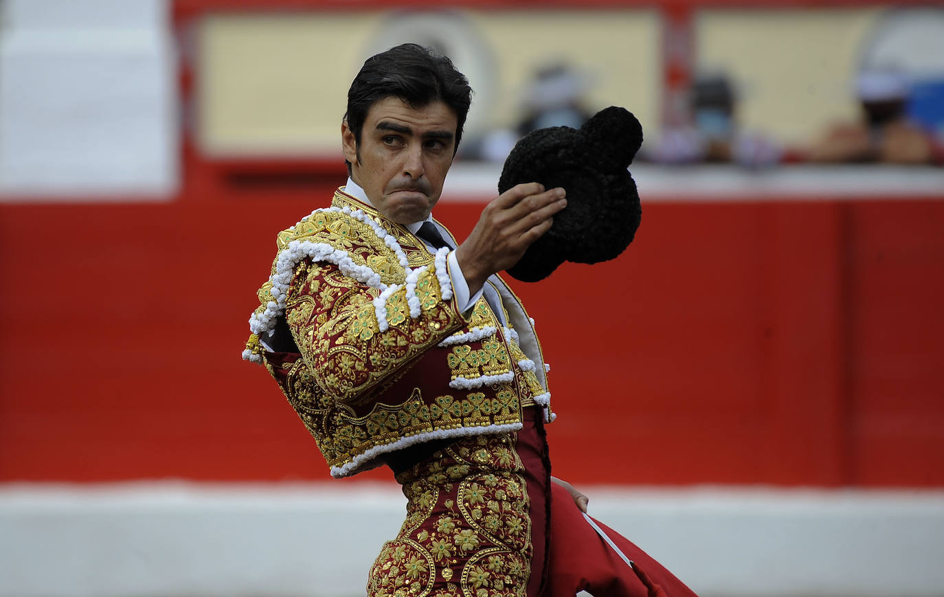 Miguel Ángel Perera cortó tres orejas y Ureña y Roca Rey pasearon un trofeo cada uno en una exigente corrida con el hierro de La Quinta.