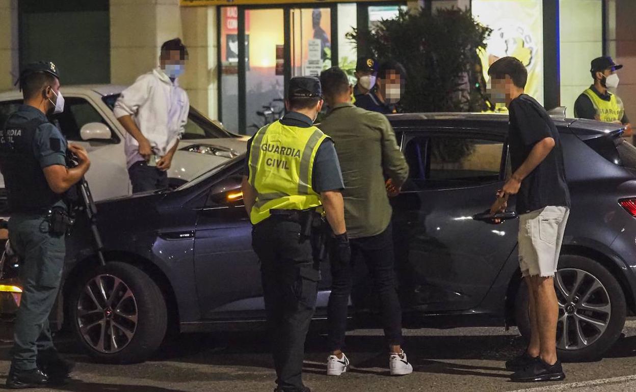 Un control de la Guardia Civil este fin de semana en Isla.