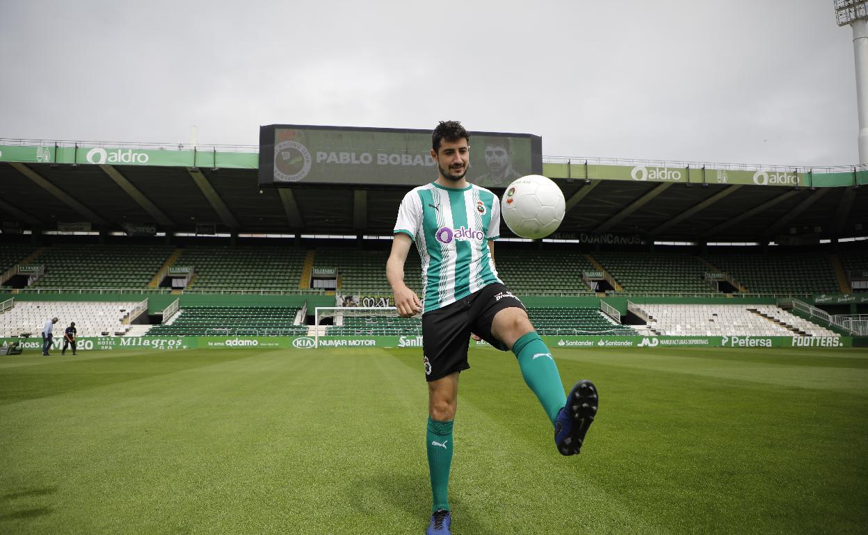 Pablo Bobadilla, en su presentación en los Campos de Sport como jugador verdiblanco.