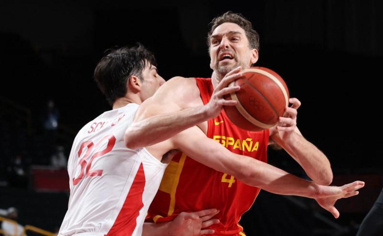 Pau Gasol, durante el partido ante Japón. 