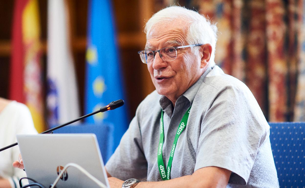 Josep Borrell durante su intervención en los cursos de verano de la UIMP.