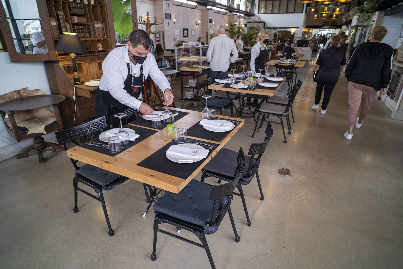 Fotos: Los jueces paralizan el cierre interior de la hostelería y el pasaporte covid queda en el aire