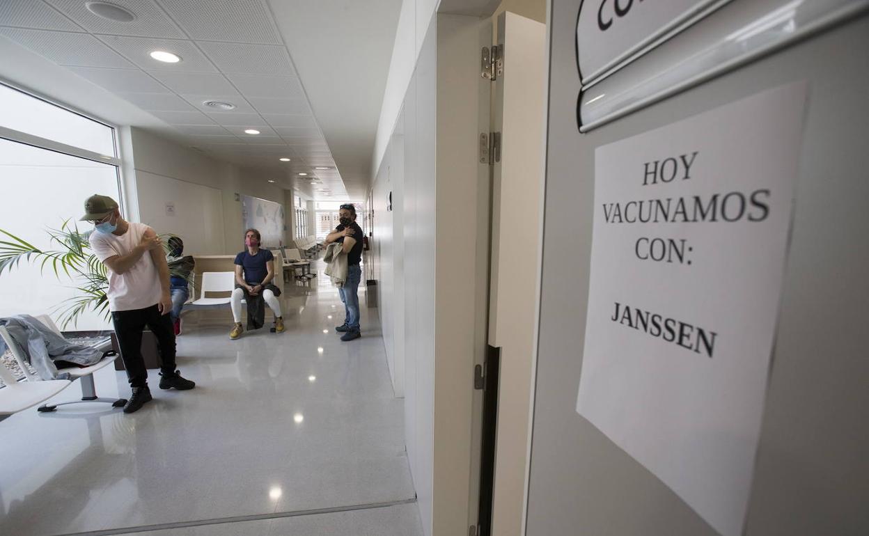 Centro de salud en campaña de vacunación.