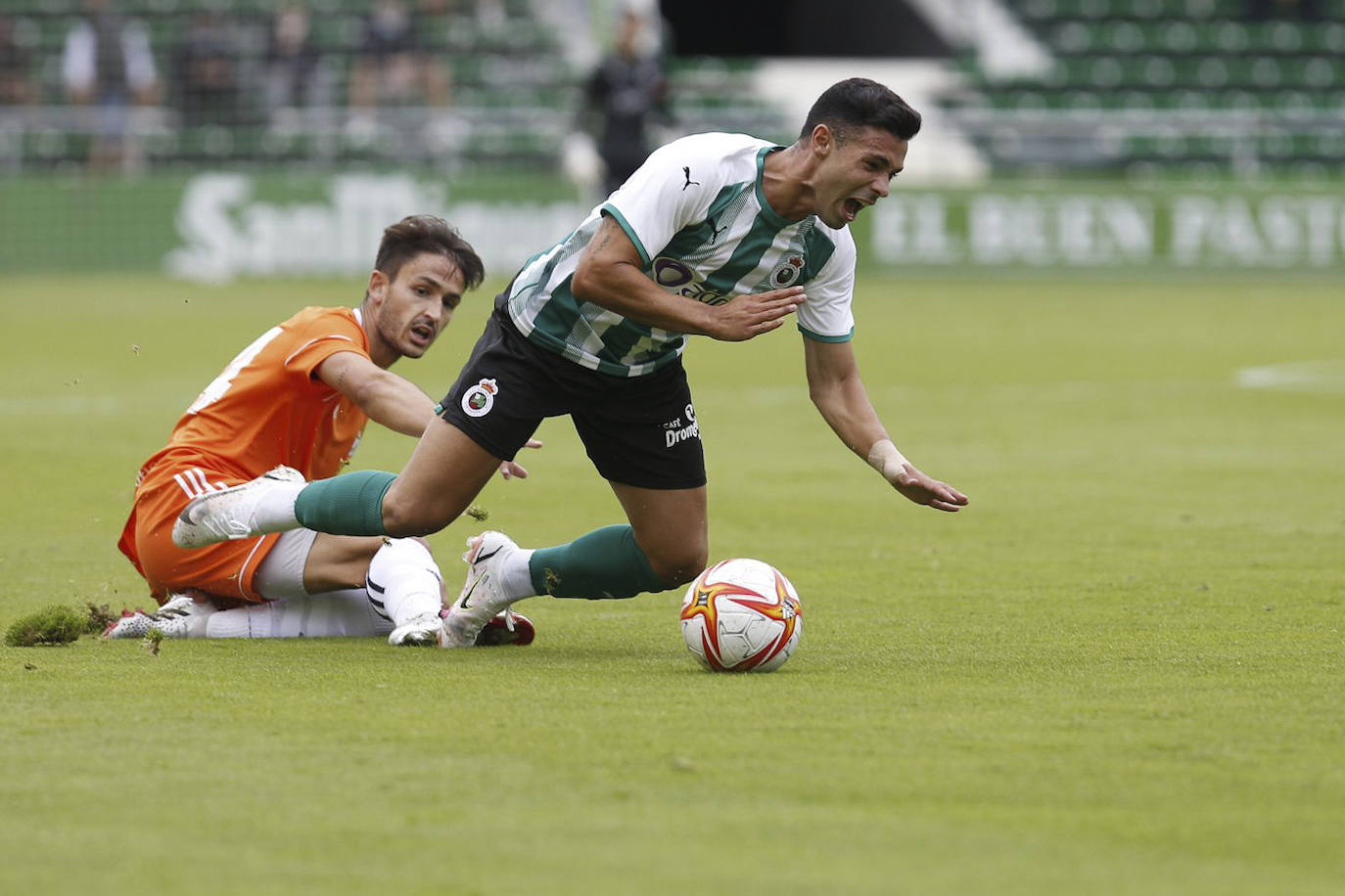 El Racing domina al Burgos pero empata a cero un amistoso en el que perdona incluso desde el penalti, donde falló Cedric