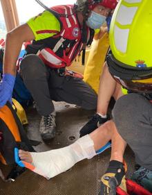 Imagen secundaria 2 - El helicóptero rescata en la Sierra del Escudo a una joven de Valladolid