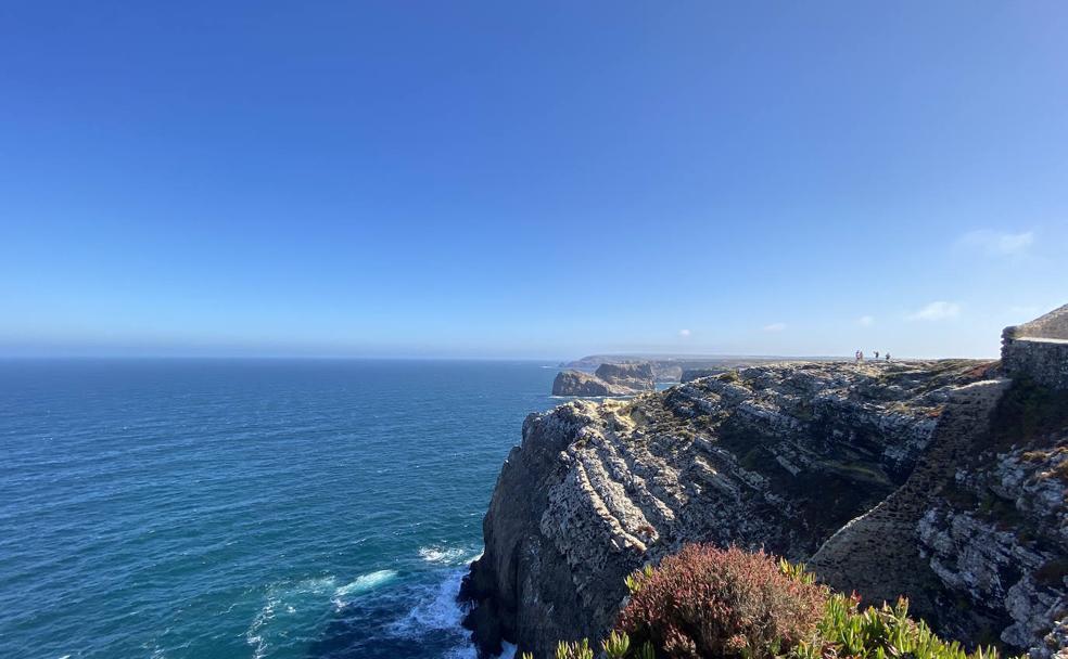 Acantilados de la Fortaleza de Sagres. 