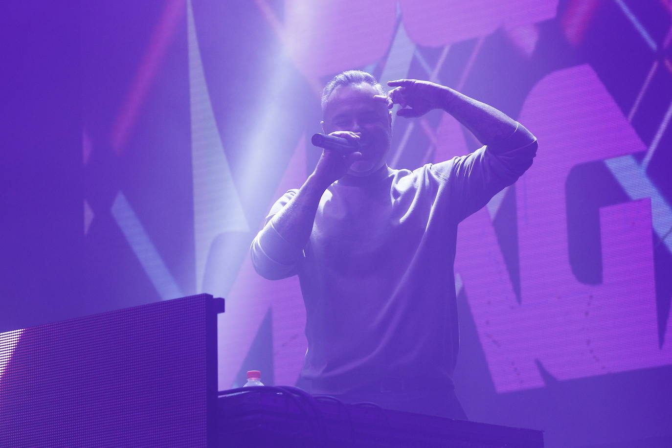 Fotos: Juan Magán pone a bailar a Torrelavega