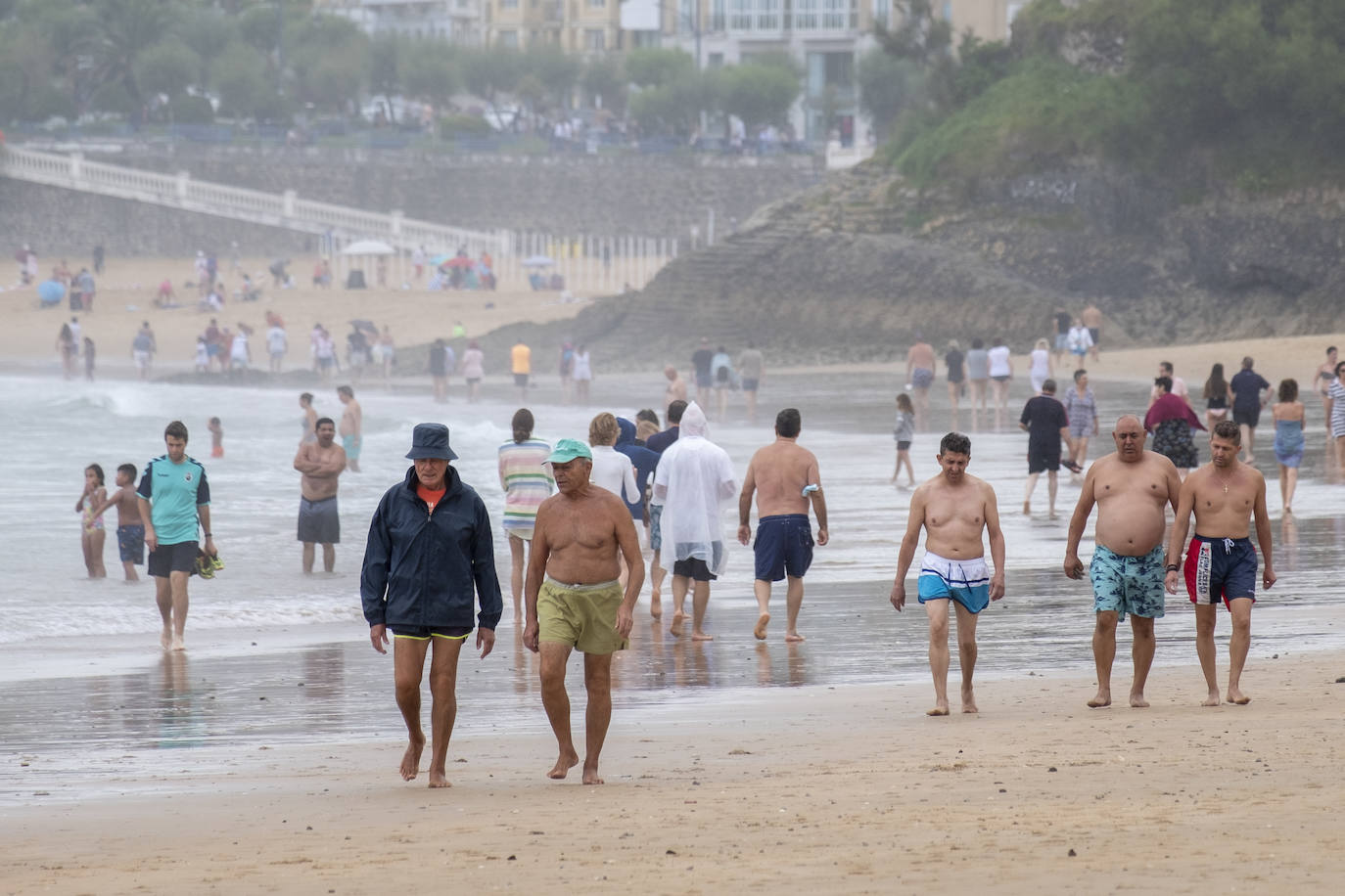 Fotos: Sombrilla y paraguas en un mismo día