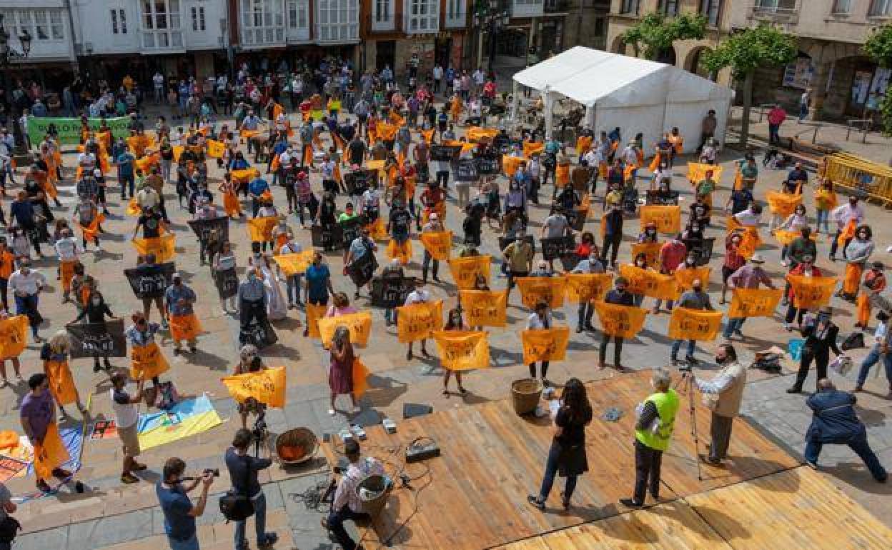 Concentración contra los eólicos que se celebró en Reinosa en junio.