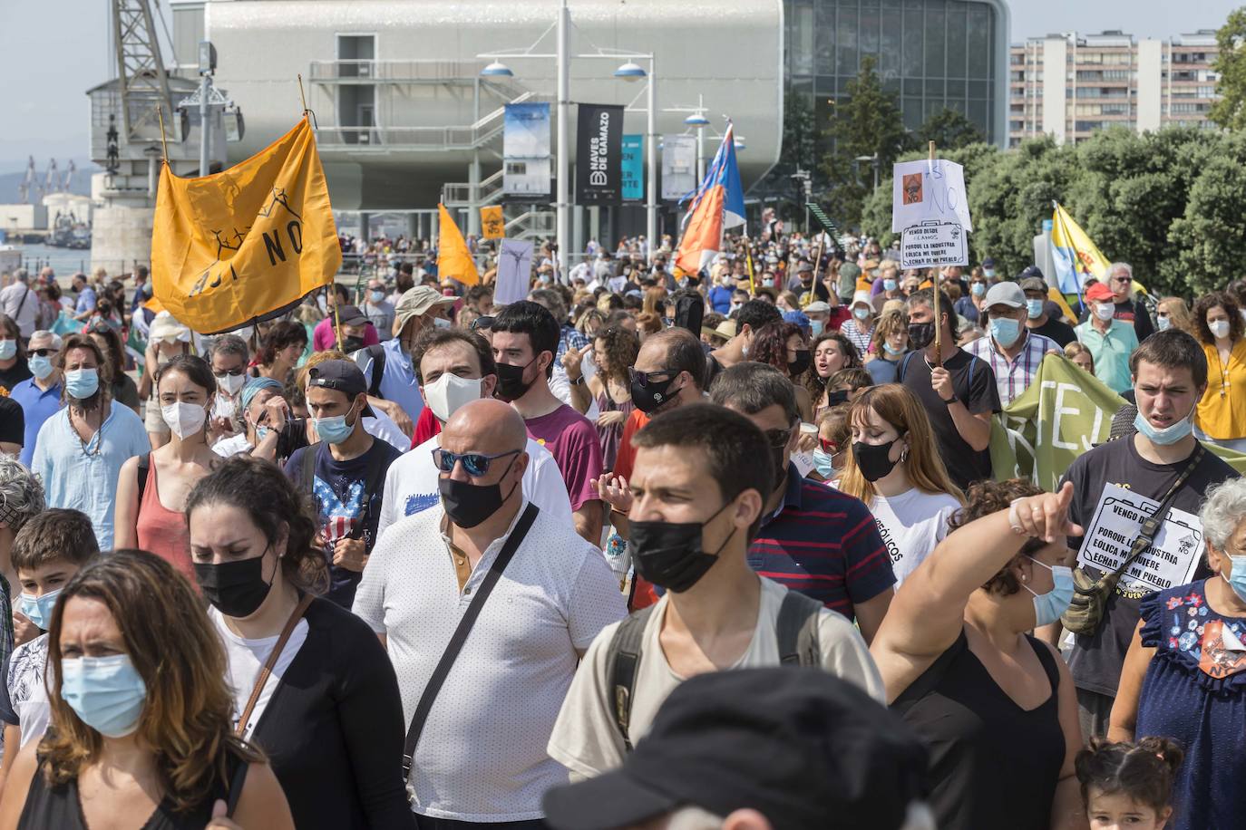 Fotos: Las protestas contra los eólicos llegan a Santander