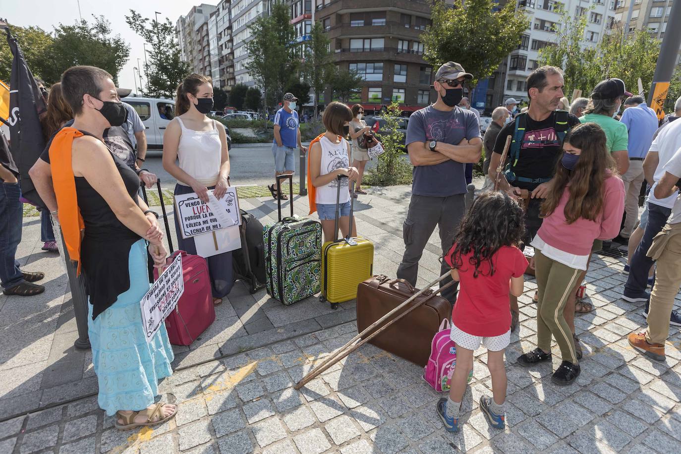 Fotos: Las protestas contra los eólicos llegan a Santander