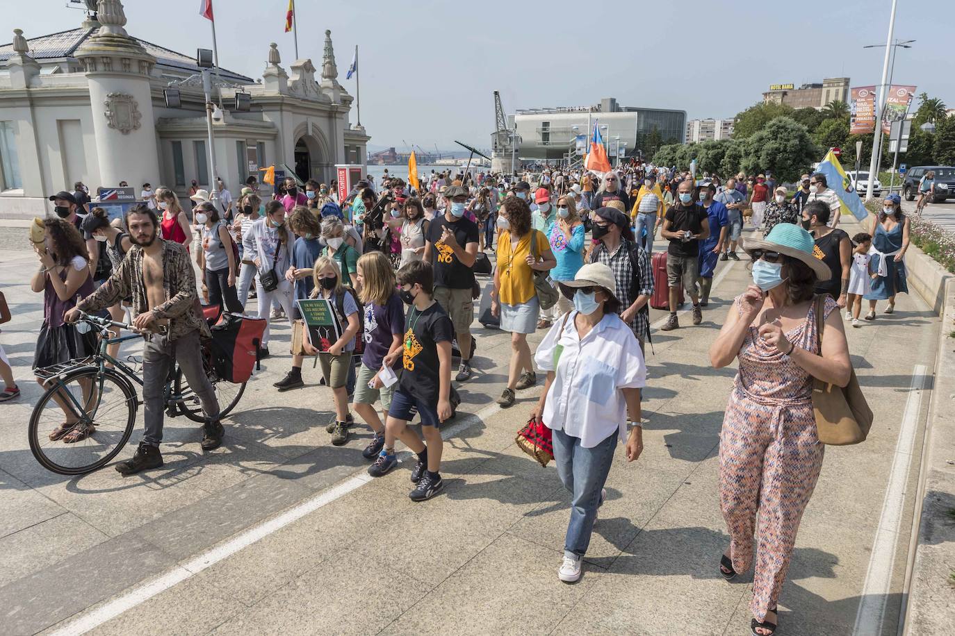 Fotos: Las protestas contra los eólicos llegan a Santander