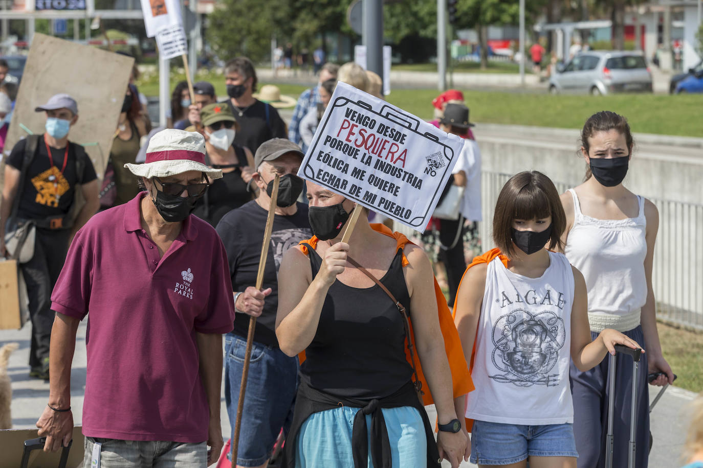 Fotos: Las protestas contra los eólicos llegan a Santander