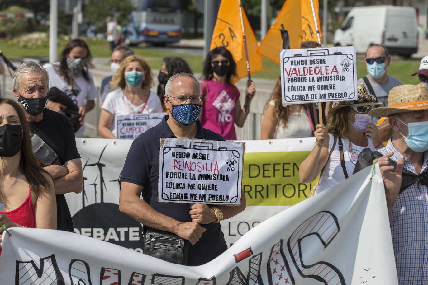 Fotos: Las protestas contra los eólicos llegan a Santander