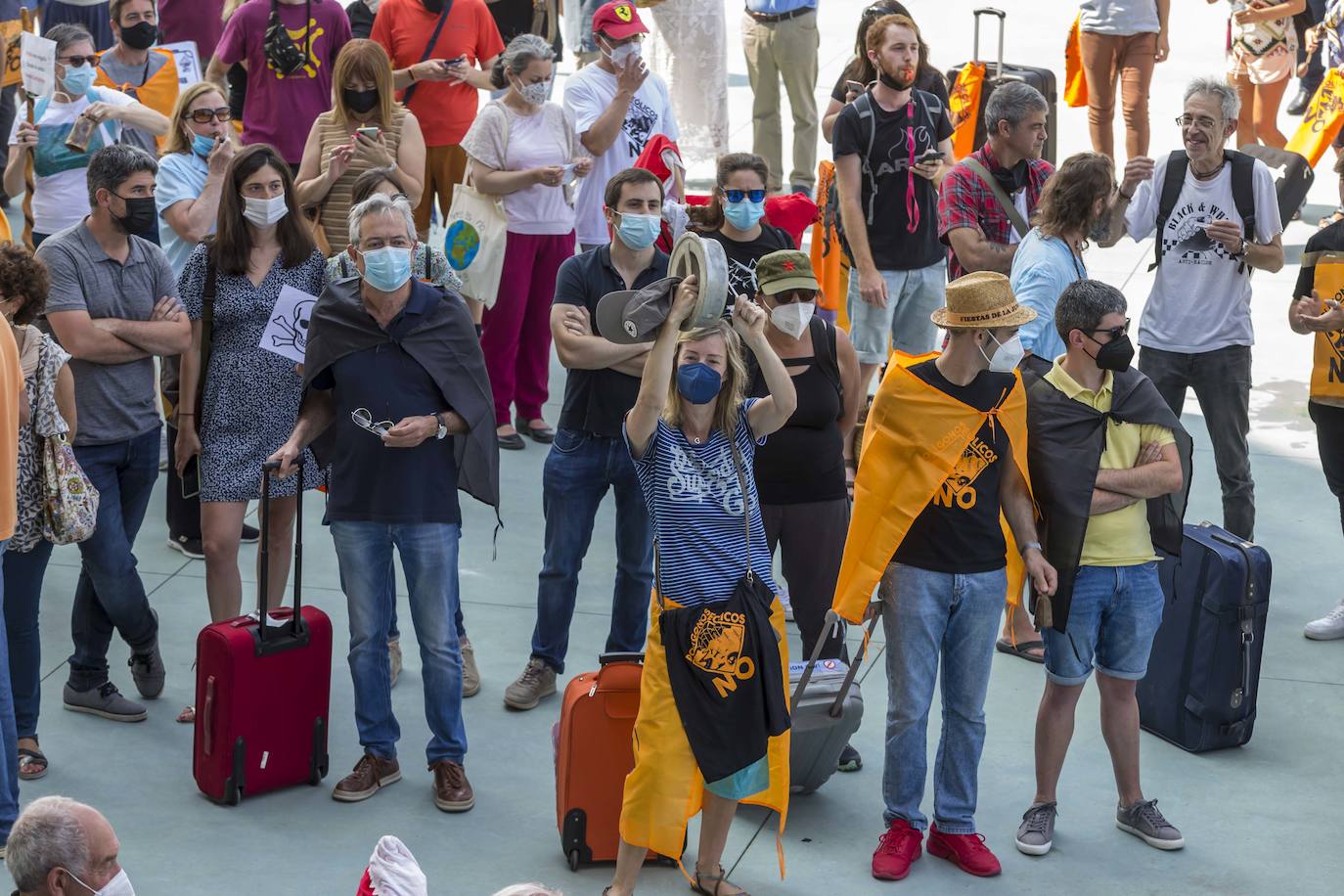 Fotos: Las protestas contra los eólicos llegan a Santander