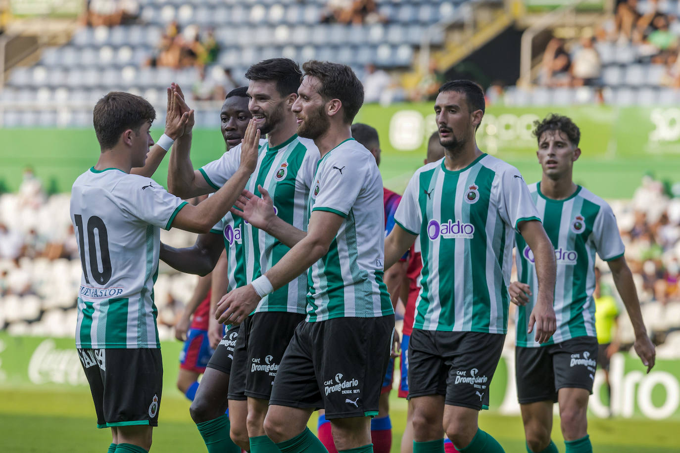 Fotos: Racing empata con el Numancia