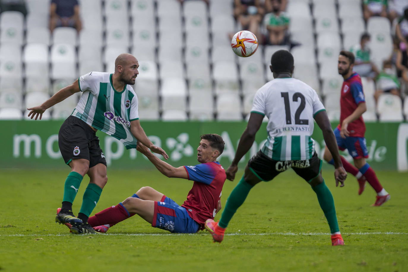 Fotos: Racing empata con el Numancia