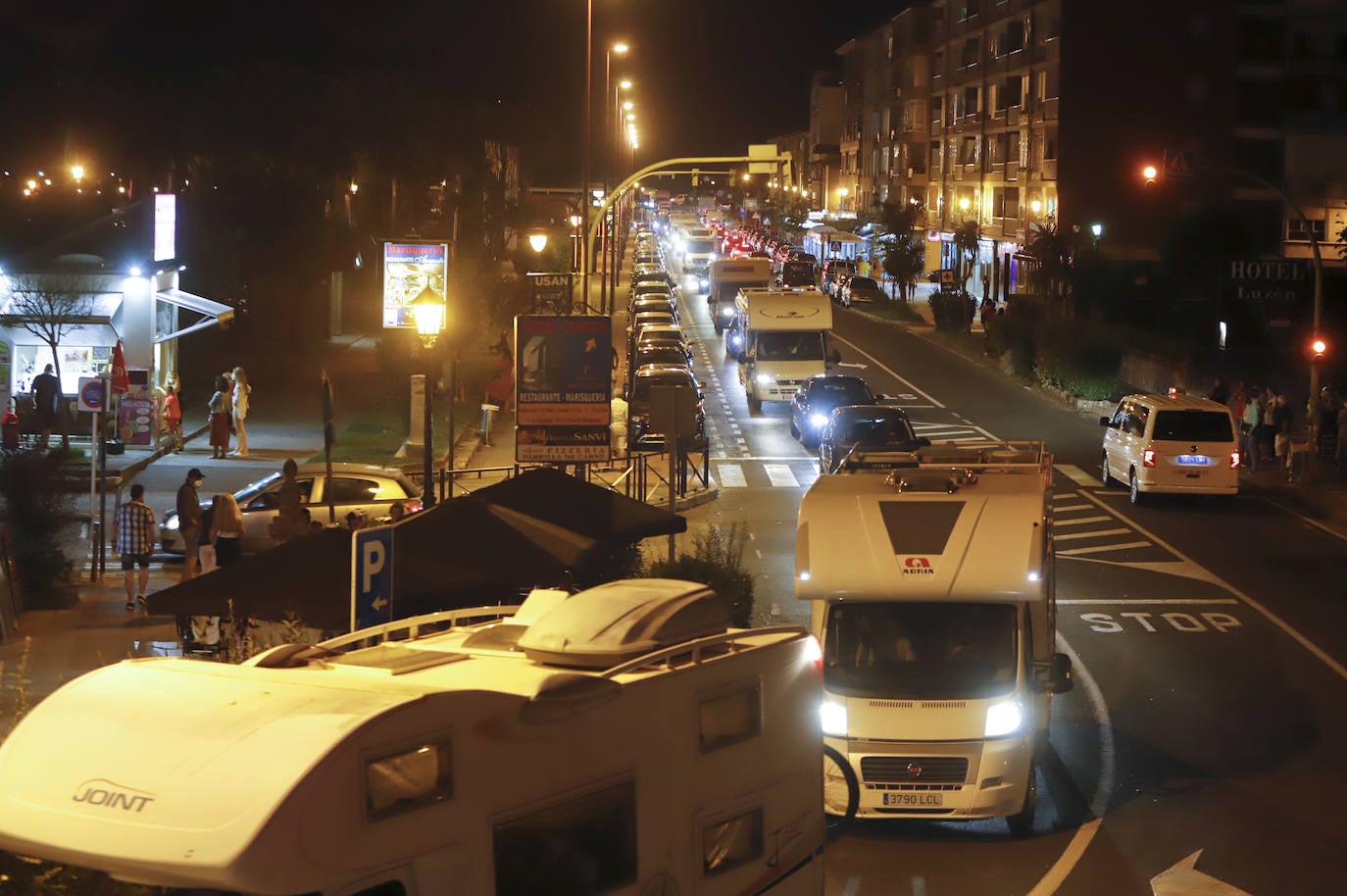 Fotos: Manifestación de autocaravanas en San Vicente de la Barquera