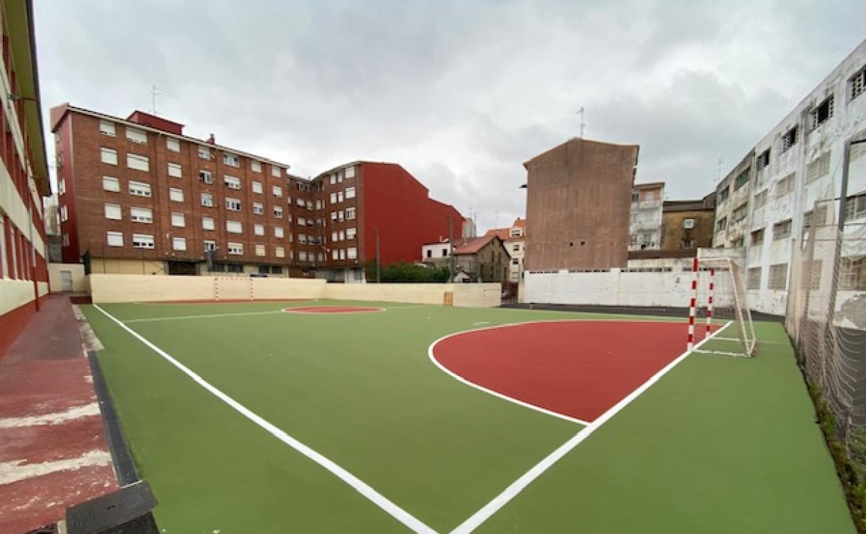 Pistas renovadas del colegio Miguel Hernández.