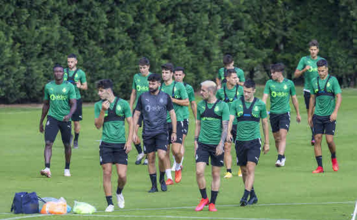 Imagen de archivo de uno de los entrenamientos del Racing de Santander en las instalaciones Nando Yosu de la Albericia