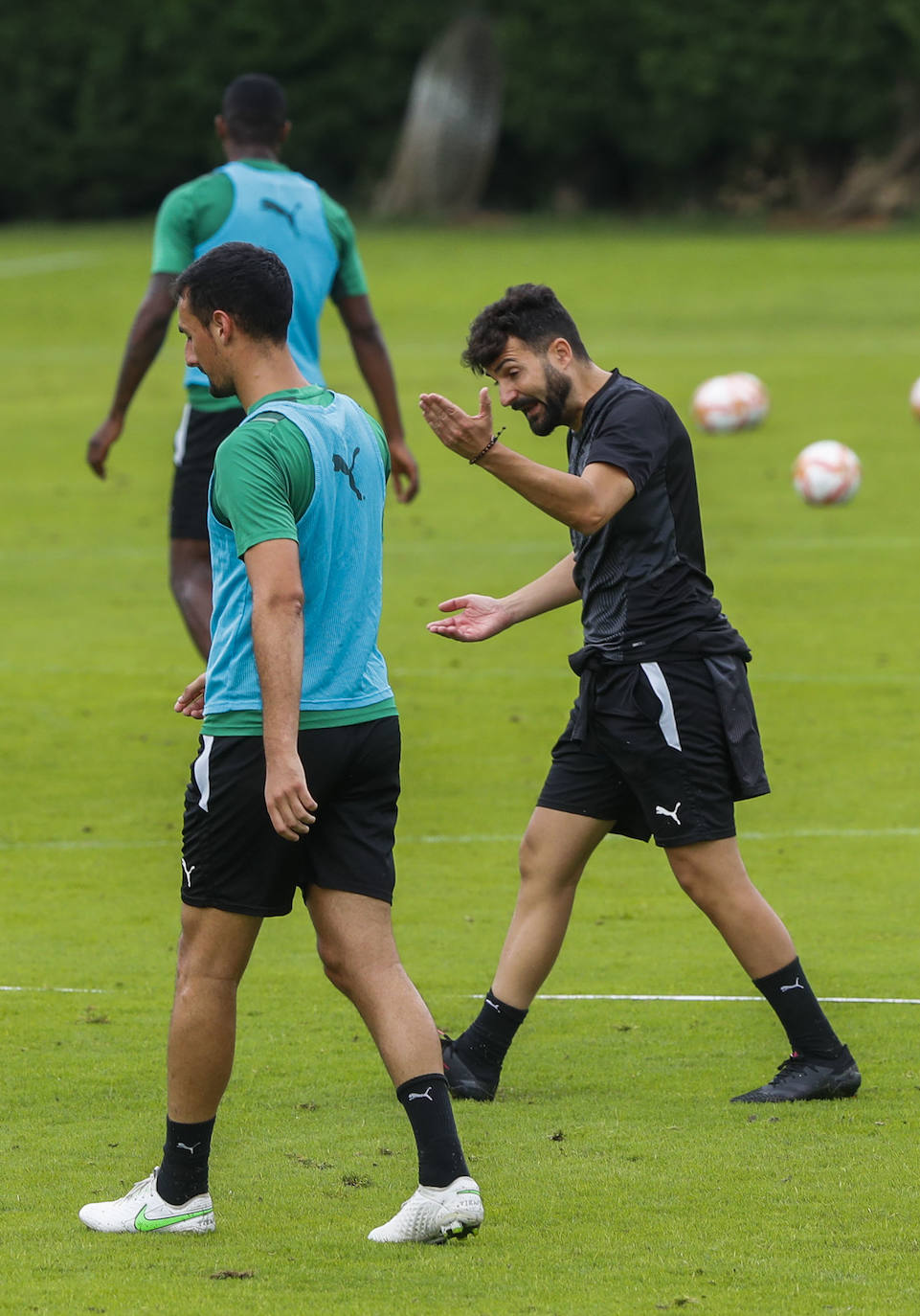 Fotos: El Racing entrena duro tras la derrota del sábado