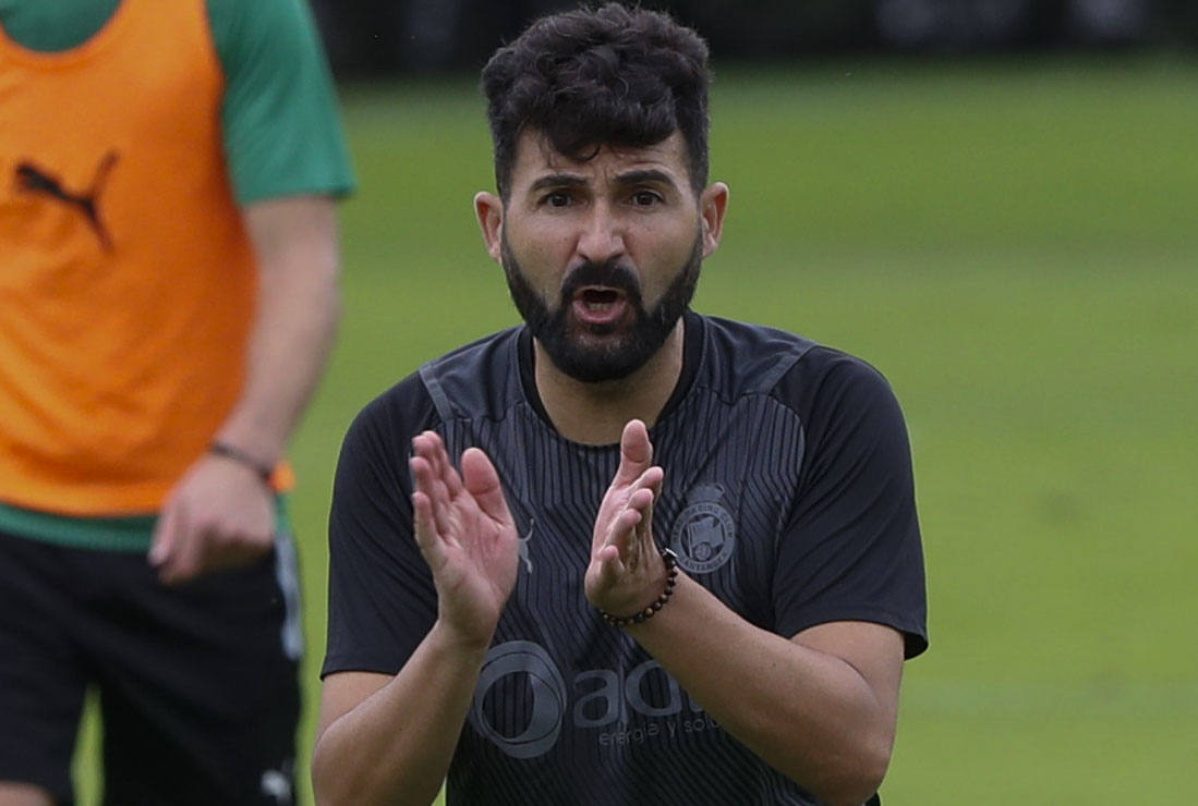 Fotos: El Racing entrena duro tras la derrota del sábado