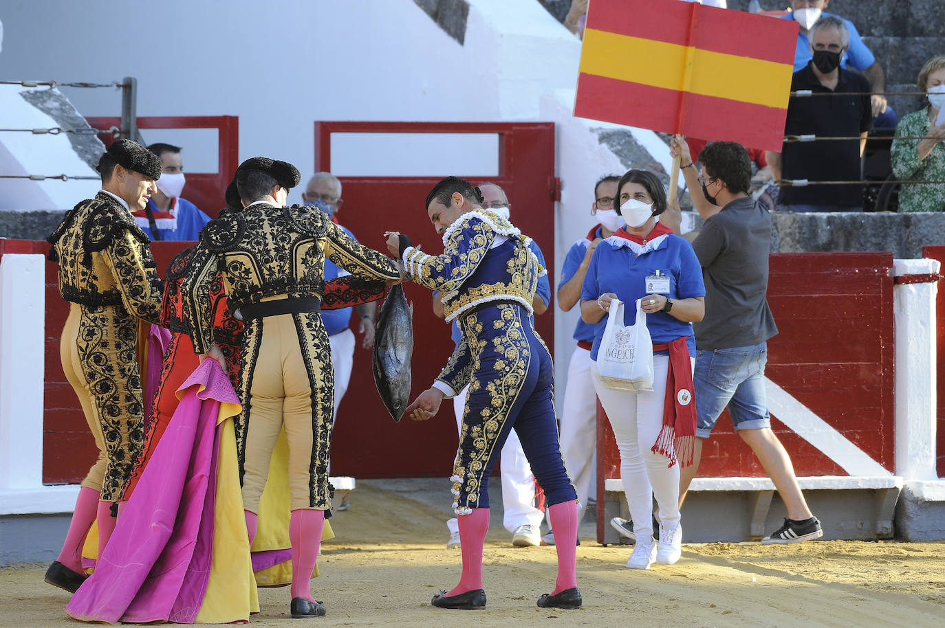 Fotos: Tarde de toros en Santoña