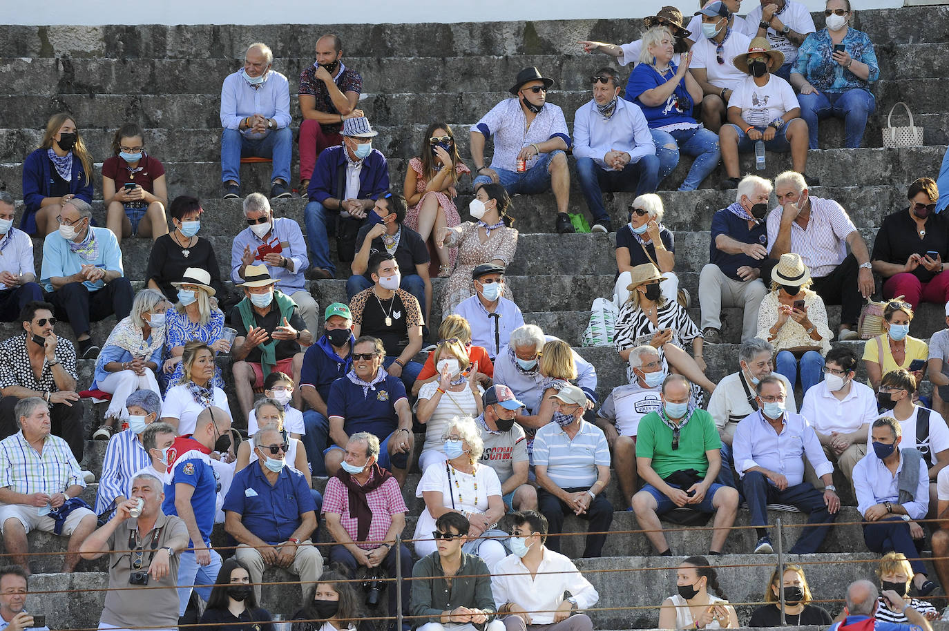 Fotos: Tarde de toros en Santoña