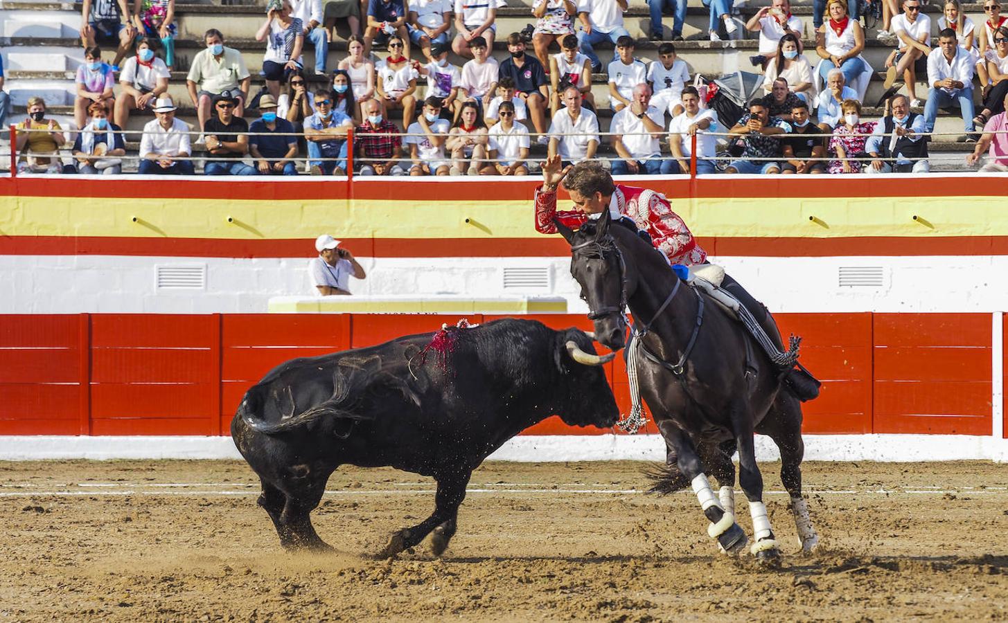 Fotos: Ampuero quiere toros y llena la plaza