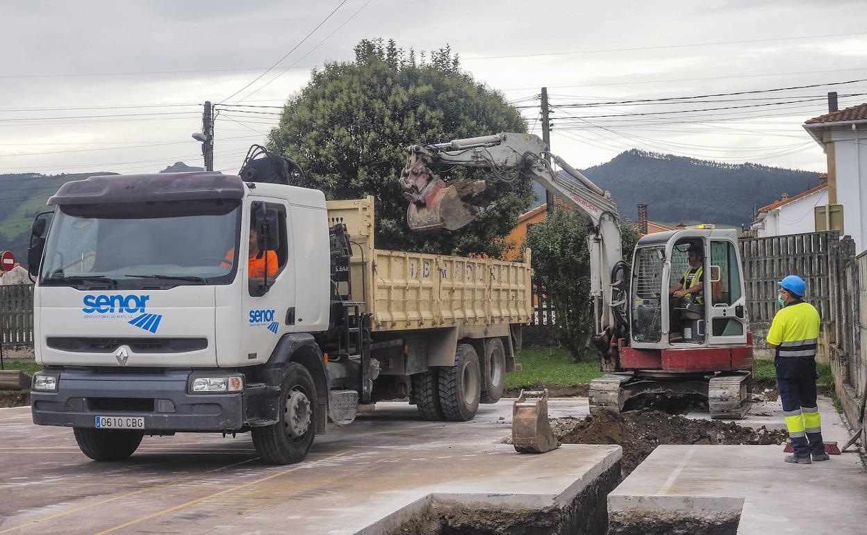 Varios operarios ejecutan los trabajos, que finalizarán en el primer trimestre de 2022