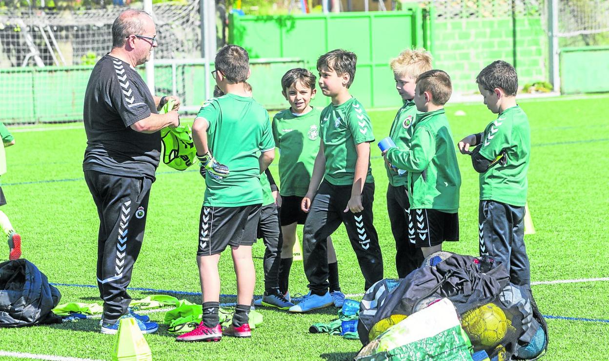 El Racing será informado del interés de otros clubes sobre los jóvenes de varias de las principales canteras de Cantabria.