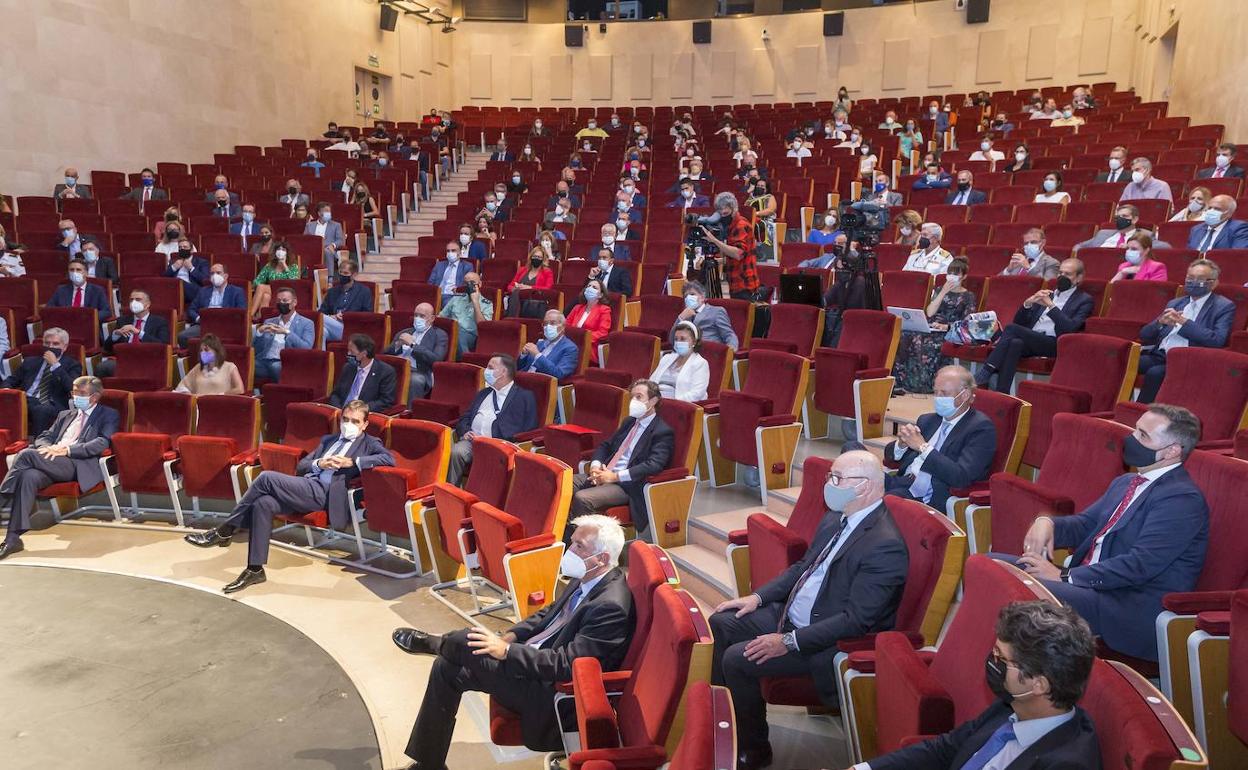 Vista general de la sala Pereda, de nuevo con medidas preventivas sanitarias. 