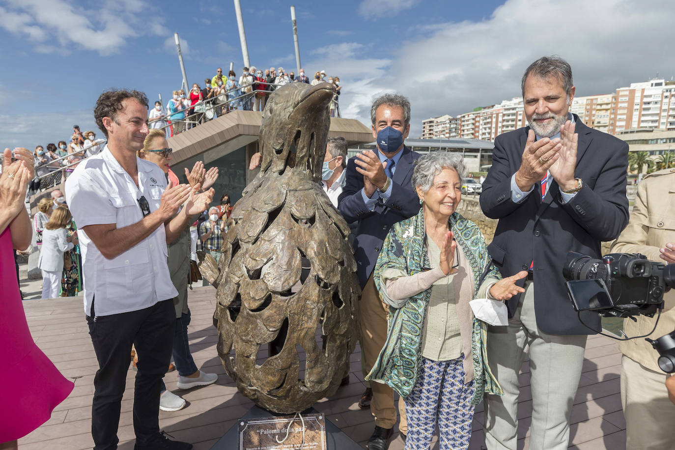 Fotos: Una paloma de la paz para Santander