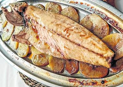 Imagen secundaria 1 - Lubina al horno y bombón de dulce de leche.