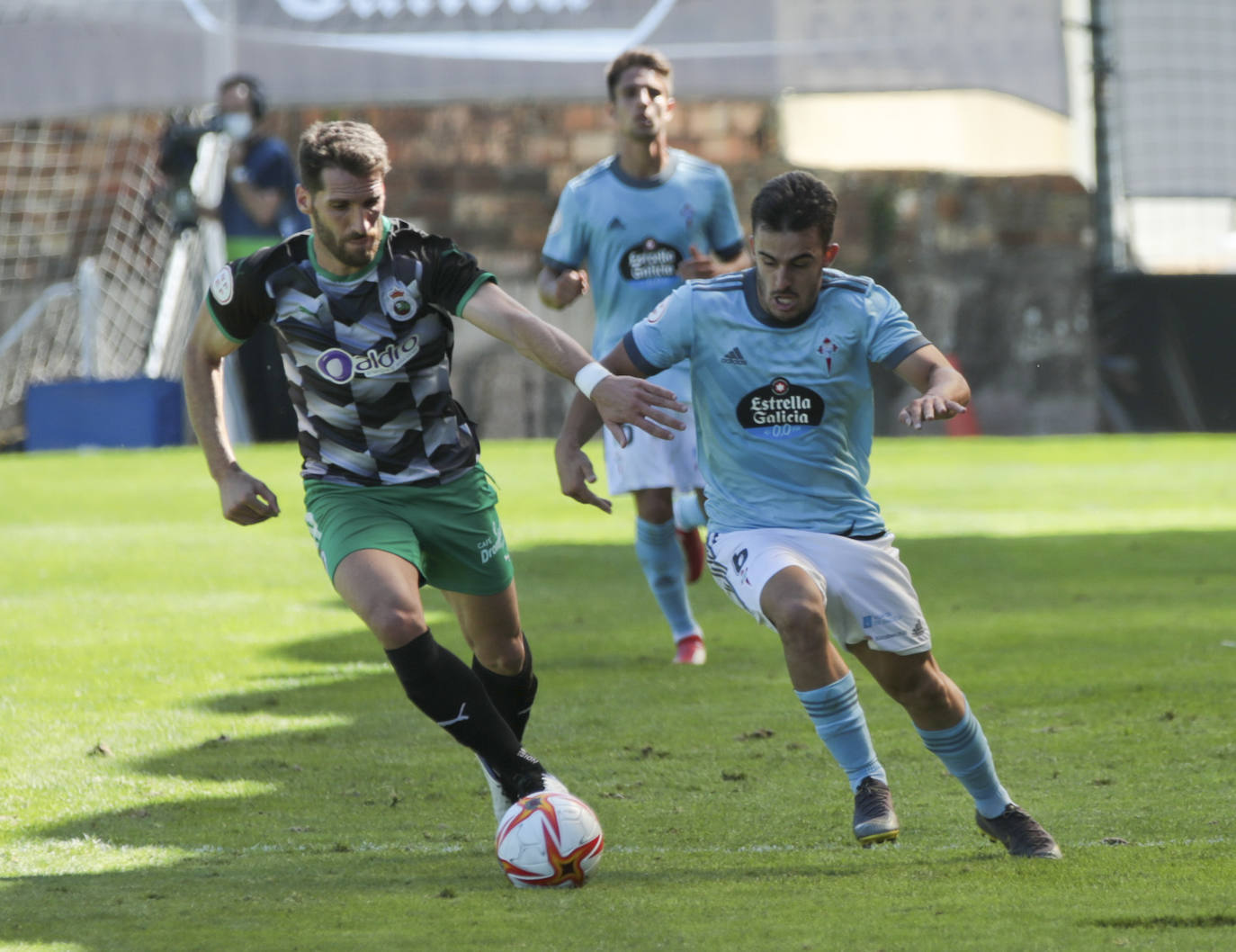 Fotos: El Racing cae ante el Celta B